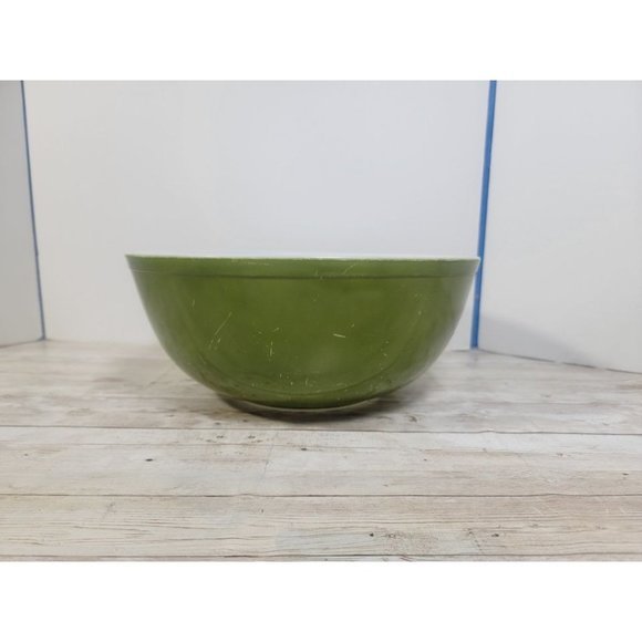 Vintage Olive Green Pyrex 4 quart Nesting bowl #30 USA Ovenware‎ 404 - Picture 2 of 8